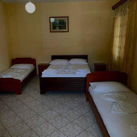 Ava'S Guesthouse Ksamil Exterior photo
