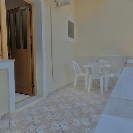 Ava'S Guesthouse Ksamil Exterior photo