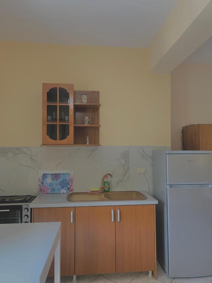 Ava'S Guesthouse Ksamil Exterior photo